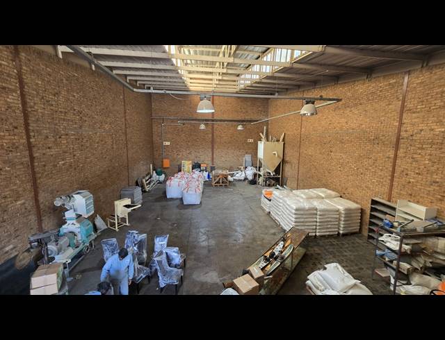 350M² WAREHOUSE TO LET IN MEADOWDALE